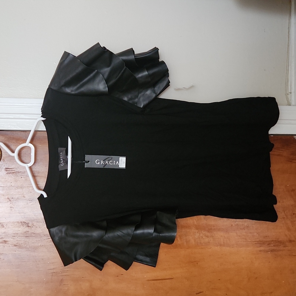 NWT Gracia Faux Leather Sleeve Top M